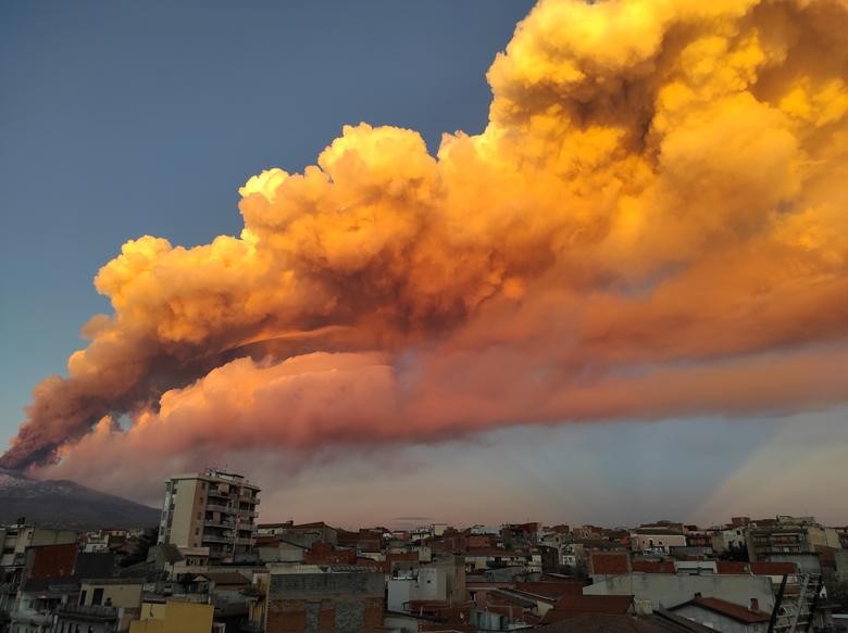 Can canh nui lua Etna hoat dong manh nhat Chau Au phun trao-Hinh-9