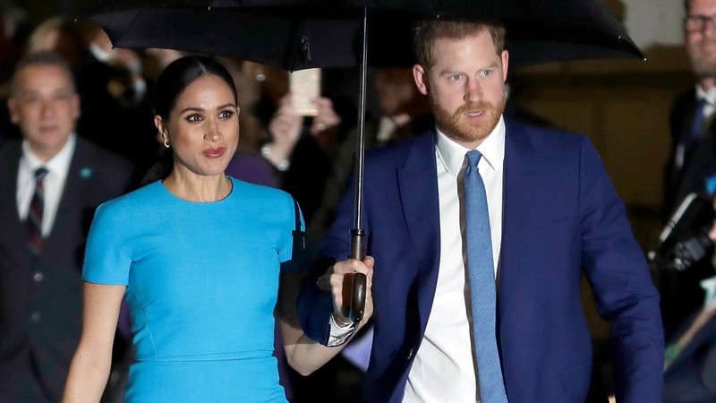 Hoang gia Anh 'day song' sau nhung dong thai cua Meghan - Harry-Hinh-10