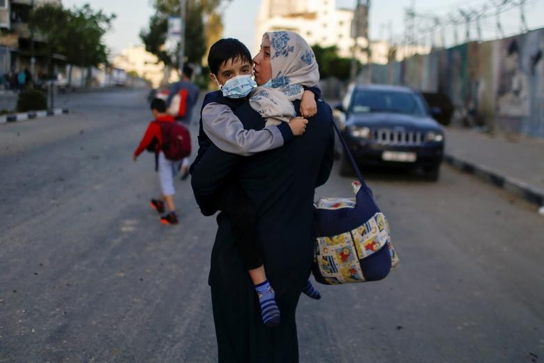 Xot xa hinh anh nguoi dan Gaza lu luot so tan vi don khong kich cua Israel-Hinh-10