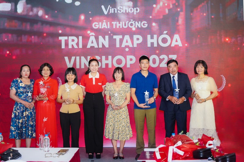 VinShop vinh danh cac tieu thuong sau 3 nam 