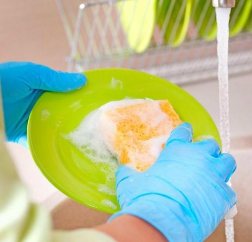 Đặc biệt lưu ý khi rửa bát để không gây hại cho cơ thể - Hình 3 Dac biet luu y khi rua bat de khong gay hai cho co the-Hinh-3