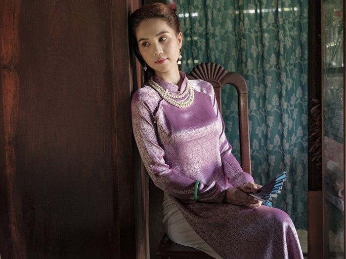 Mac ao dai, Ngoc Trinh van quyen ru “chet nguoi”-Hinh-5