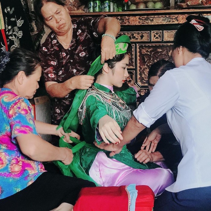 Nhung sao Viet gay an tuong voi trang phuc Thanh Mau-Hinh-6