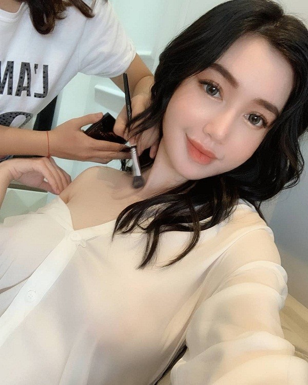 Muon kieu sexy voi so mi trang cua chi em-Hinh-9