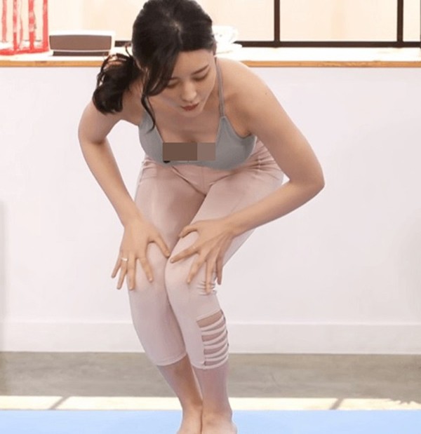 Xon xao co gai day yoga online ho vung kin lo lieu-Hinh-3