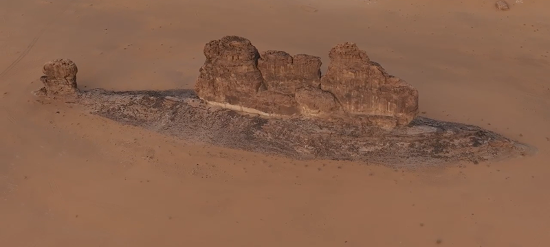 Bat ngo khoi da hinh con ca khong lo troi len giua sa mac Saudi-Hinh-8