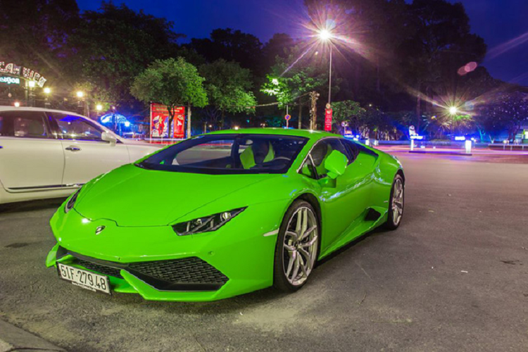 Thieu gia Phan Thanh nhan ga Lamborghini Huracan hon 20 ty dao pho-Hinh-2