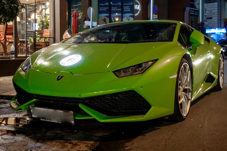 Thieu gia Phan Thanh nhan ga Lamborghini Huracan hon 20 ty dao pho