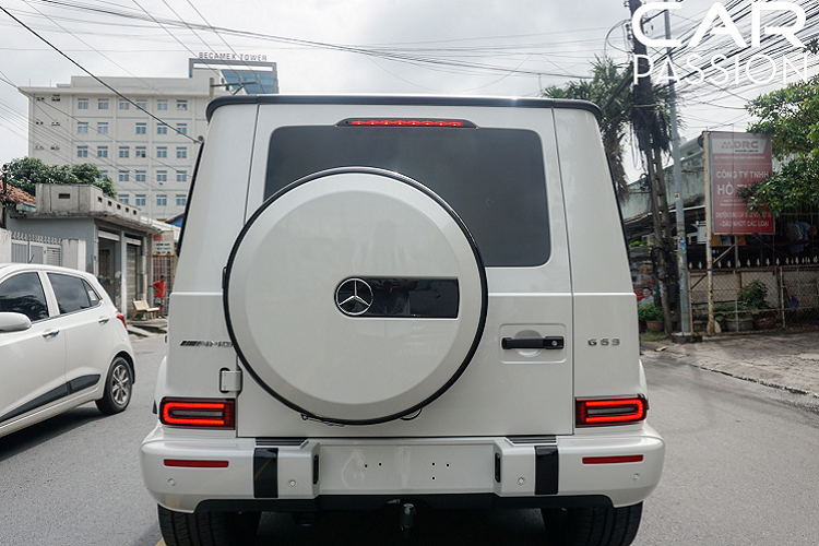 Dai gia Binh Duong chi hon 10 ty tau Mercedes-Benz G63 moi-Hinh-8