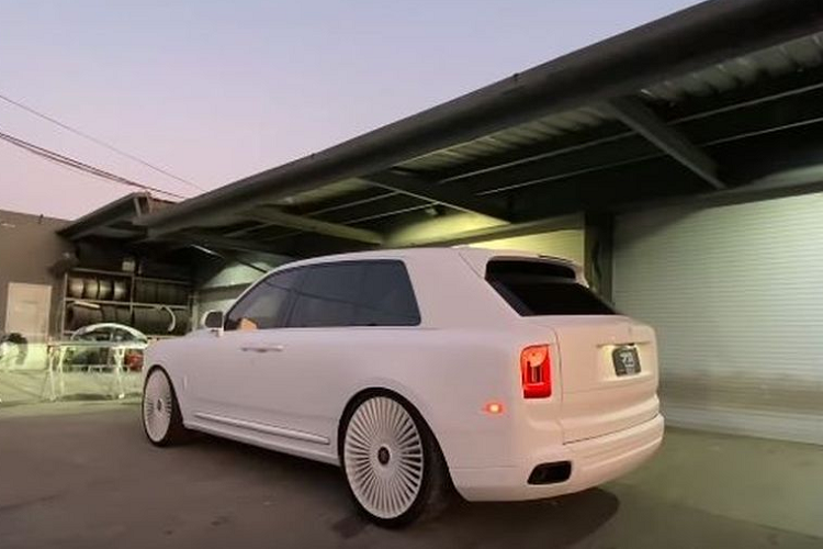 Can canh SUV sieu sang Rolls-Royce Cullinan phien ban bach ma-Hinh-6