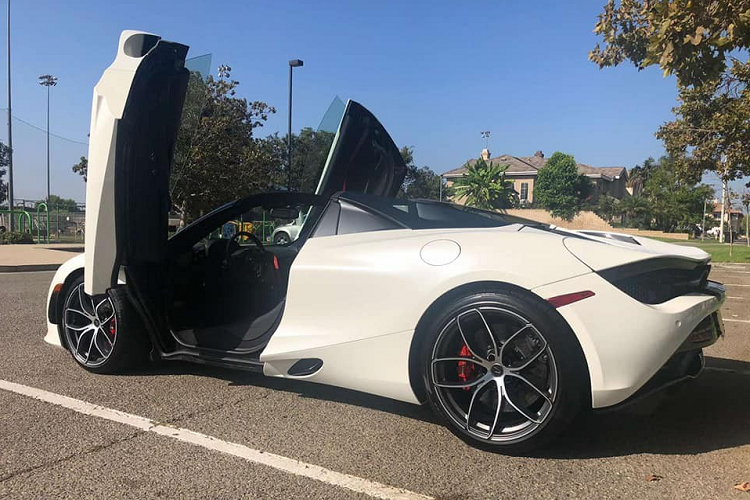 Dai gia Viet nao vua 'dat gach' mua sieu xe McLaren 720S Spider hon 23 ty?-Hinh-2