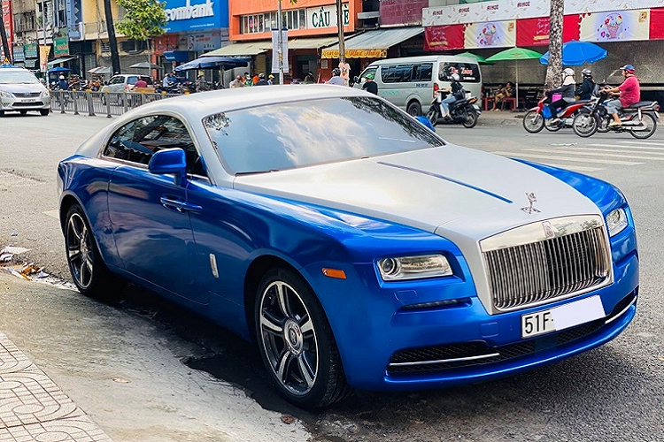 Lan dau tien Rolls-Royce Wraith hon 10 ty co mau doc la-Hinh-2