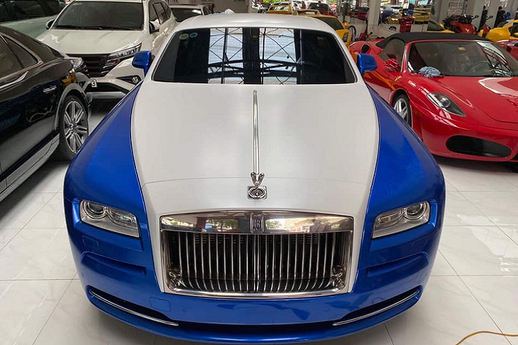 Lan dau tien Rolls-Royce Wraith hon 10 ty co mau doc la-Hinh-3