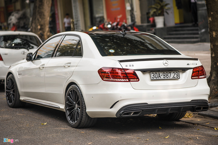 Can canh Mercedes-AMG E63S gia 7 ty dong-Hinh-2