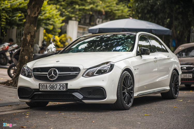 Can canh Mercedes-AMG E63S gia 7 ty dong