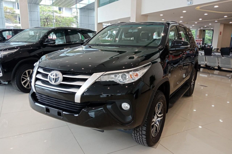 Toyota Fortuner va Ford Everest giam soc 100 trieu-Hinh-3