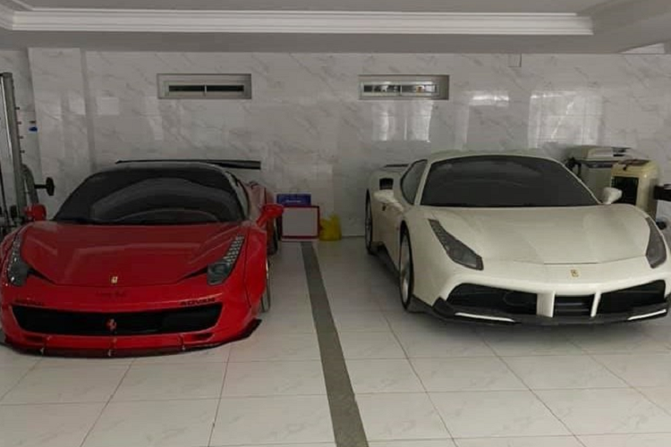 Dai gia Binh Phuoc do sieu xe Ferrari 458 Italia choi Tet