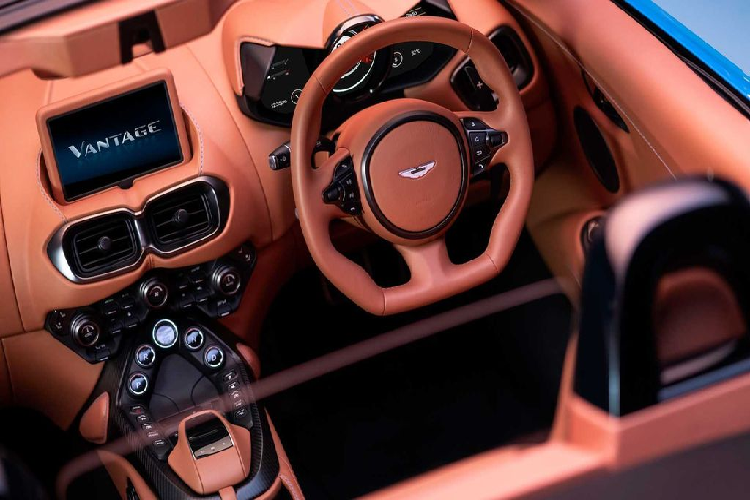 Mổ xẻ Aston Martin Vantage Roadster 2021, siêu xe mui trần nhanh nhất - Hình 4 Mo xe Aston Martin Vantage Roadster 2021, sieu xe mui tran nhanh nhat-Hinh-4