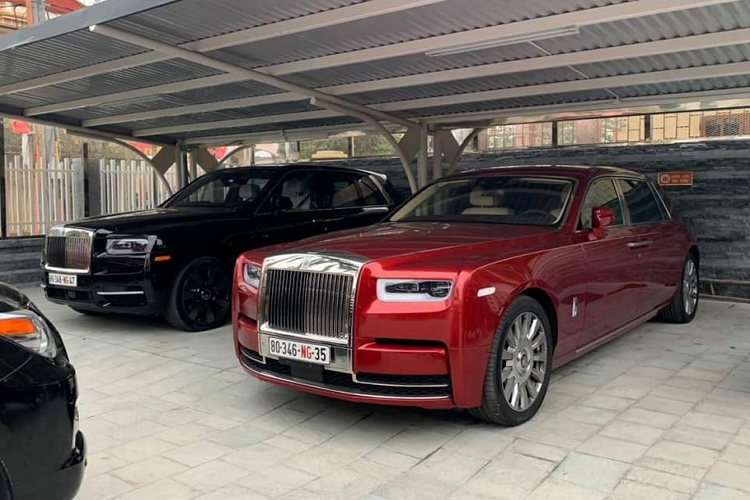 Ngam bo doi xe sieu sang Rolls-Royce Phantom VIII va Cullinan