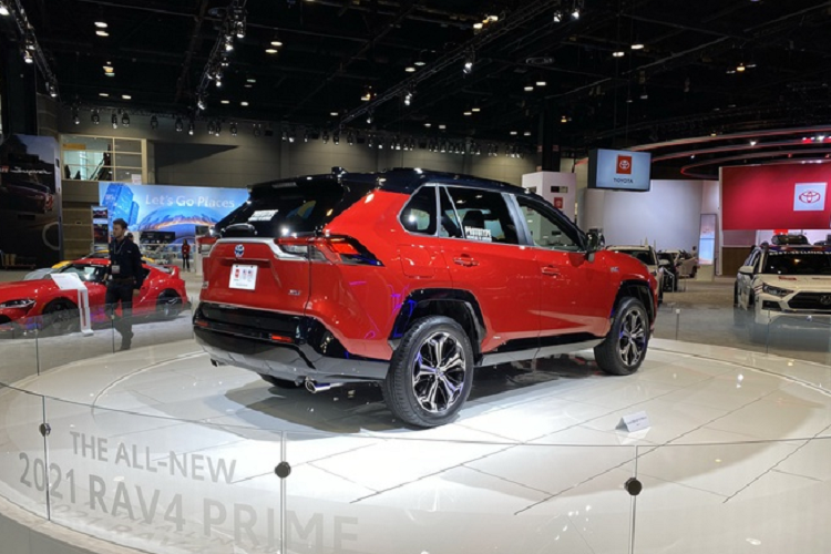 Cận cảnh Toyota RAV4 Prime PHEV 2021 đầy ấn tượng - Hình 3 Can canh Toyota RAV4 Prime PHEV 2021 day an tuong-Hinh-3