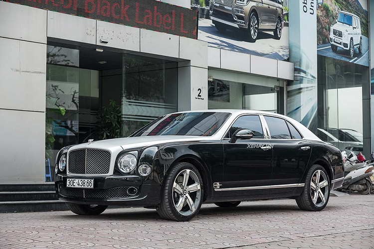 Bentley Mulsanne Speed hon 15 ty lo dien gay bat ngo