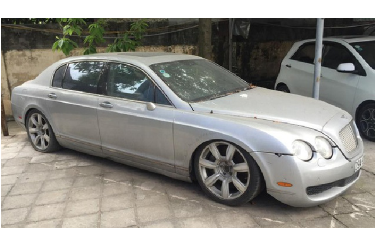 Xe sieu sang Bentley tien ty bi 'bo roi' tai Viet Nam-Hinh-2