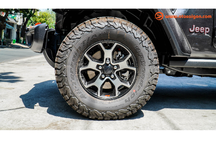 Chi tiet Jeep Wrangler Unlimited Rubicon day hap dan o Sai Gon-Hinh-3