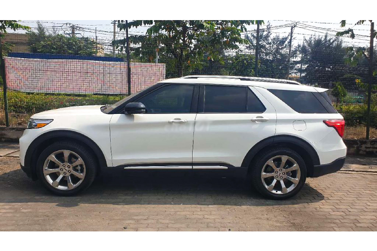 SUV cao cap Ford Explorer Platinum 2020 noi 'ban bat'-Hinh-3