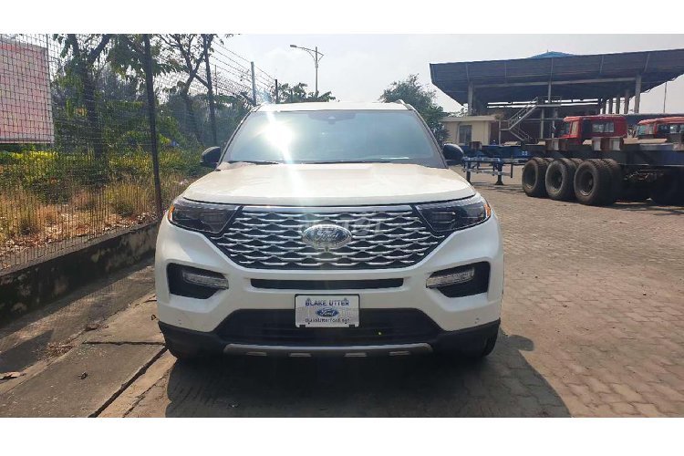 SUV cao cap Ford Explorer Platinum 2020 noi 'ban bat'