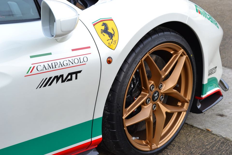 Ferrari 488 Pista Spider Alitalia phong cách Lancia Stratos độc đáo - Hình 6 Ferrari 488 Pista Spider Alitalia phong cach Lancia Stratos doc dao-Hinh-6