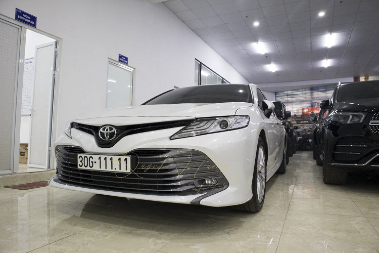 Toyota Camry 2020 biển cực chất ngũ quý 1 - Hình 2 Toyota Camry 2020 bien cuc chat ngu quy 1-Hinh-2