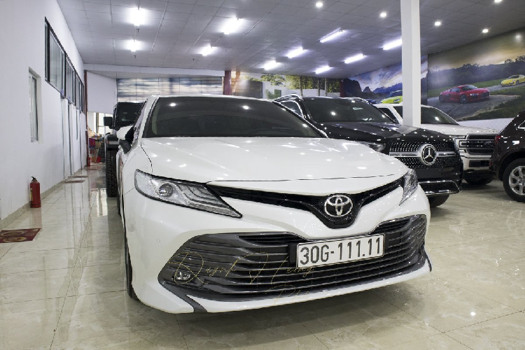 Toyota Camry 2020 biển cực chất ngũ quý 1 - Hình 6 Toyota Camry 2020 bien cuc chat ngu quy 1-Hinh-6