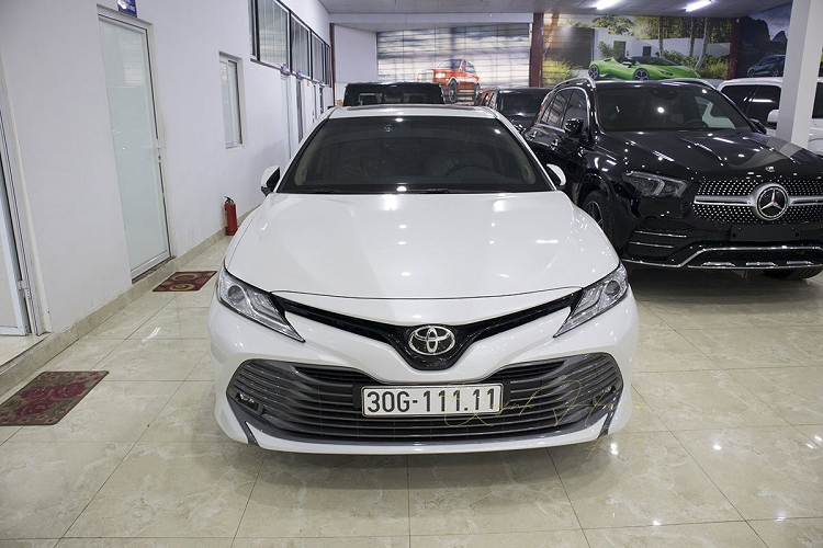 Toyota Camry 2020 biển cực chất ngũ quý 1 - Hình 7 Toyota Camry 2020 bien cuc chat ngu quy 1-Hinh-7