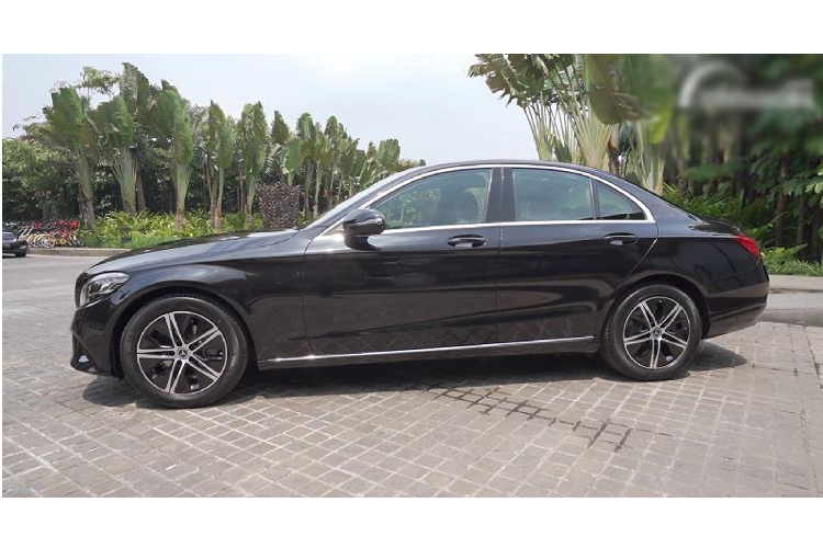 Mercedes-Benz C180 2020 gia hon 1,3 ty tai Viet Nam?-Hinh-4