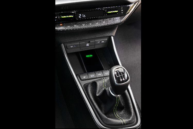 Nội thất Hyundai i20 mới có gì hấp dẫn? - Hình 6 Noi that Hyundai i20 moi co gi hap dan?-Hinh-6
