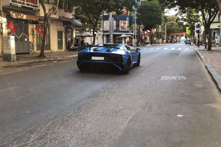 Soi sieu xe Lamborghini Aventador SV Roadster 39 ty o Sai Gon-Hinh-4