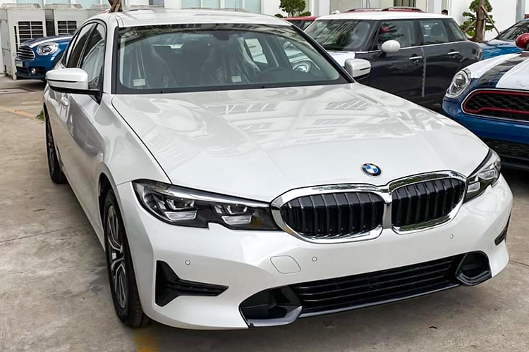 Can canh BMW 320i 2020 moi, gia duoi 2 ty dong