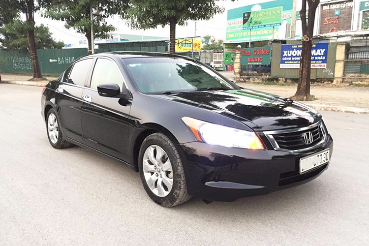 Co nen mua xe Honda Accord doi 2008 hon 400 trieu?