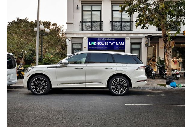 Dai gia Tay do chi 6 ty tau Lincoln Aviator doc nhat Viet Nam-Hinh-6