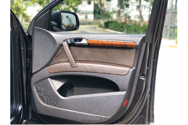 Sử dụng Audi Q7 gần 5 năm, đại gia Sài Gòn bay gần 2 tỷ - Hình 6 Su dung Audi Q7 gan 5 nam, dai gia Sai Gon bay gan 2 ty-Hinh-6