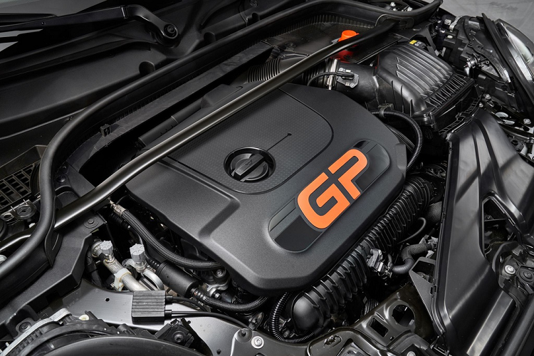 Mini John Cooper Works GP cực đẹp có giá gần 3 tỷ đồng tại Thái - Hình 3 Mini John Cooper Works GP cuc dep co gia gan 3 ty dong tai Thai-Hinh-3