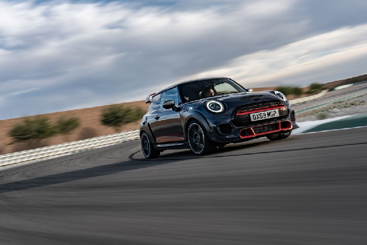 Mini John Cooper Works GP cực đẹp có giá gần 3 tỷ đồng tại Thái Mini John Cooper Works GP cuc dep co gia gan 3 ty dong tai Thai