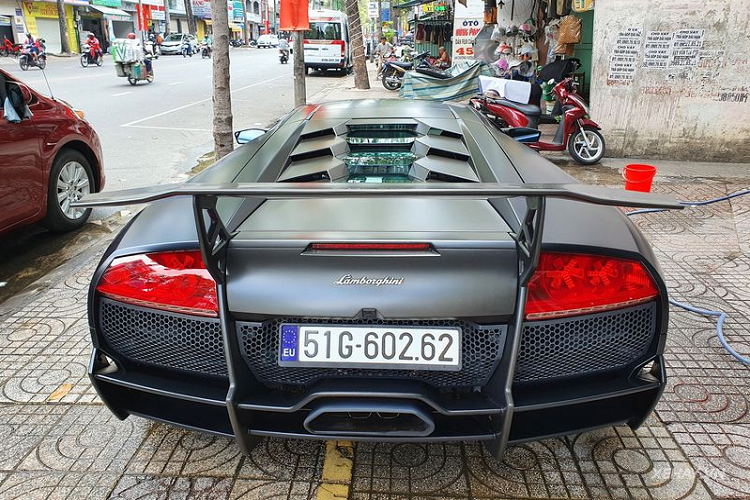 Chào bán siêu xe Lamborghini Murcielago SV một thời của đại gia Minh nhựa - Hình 3 Chao ban sieu xe Lamborghini Murcielago SV mot thoi cua dai gia Minh nhua-Hinh-3
