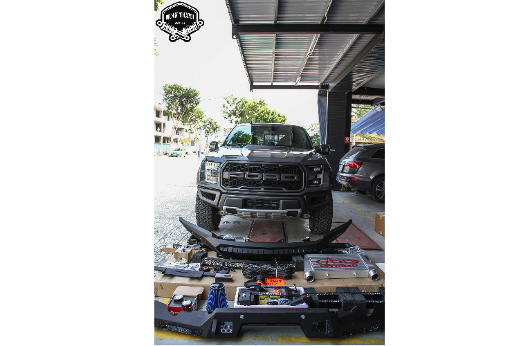 Doanh nhan Da Nang chi hang tram trieu do Ford F-150 Raptor-Hinh-3