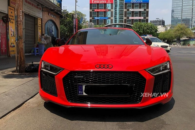 Can canh sieu xe Audi R8 V10 Plus do ruc duoi nang Sai thanh-Hinh-2