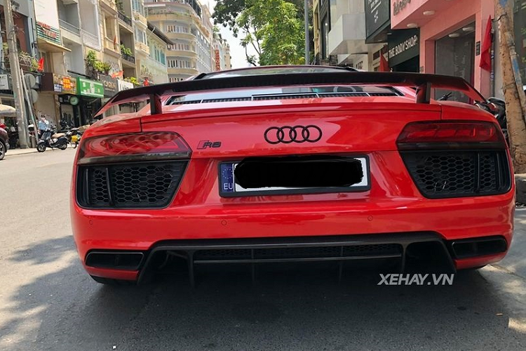 Can canh sieu xe Audi R8 V10 Plus do ruc duoi nang Sai thanh-Hinh-4