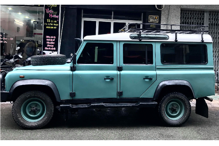 Land Rover Defender TD5 dùng 18 năm bán hơn 2 tỷ ở Sài Gòn - Hình 2 Land Rover Defender TD5 dung 18 nam ban hon 2 ty o Sai Gon-Hinh-2