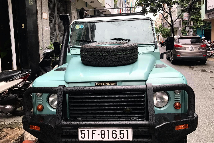 Land Rover Defender TD5 dùng 18 năm bán hơn 2 tỷ ở Sài Gòn - Hình 3 Land Rover Defender TD5 dung 18 nam ban hon 2 ty o Sai Gon-Hinh-3