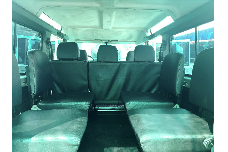 Land Rover Defender TD5 dùng 18 năm bán hơn 2 tỷ ở Sài Gòn - Hình 6 Land Rover Defender TD5 dung 18 nam ban hon 2 ty o Sai Gon-Hinh-6