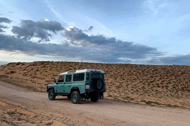 Land Rover Defender TD5 dùng 18 năm bán hơn 2 tỷ ở Sài Gòn - Hình 8 Land Rover Defender TD5 dung 18 nam ban hon 2 ty o Sai Gon-Hinh-8
